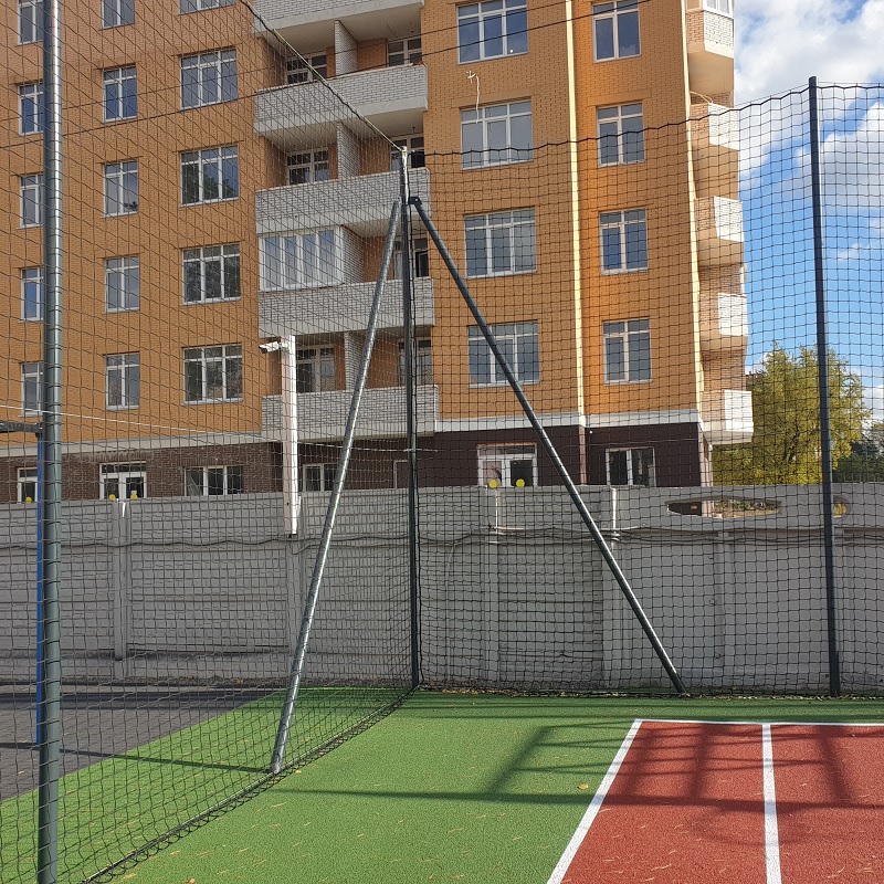 Сіткова огорожа спортивного майданчика