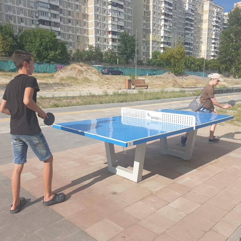 Вуличний тенісний стіл