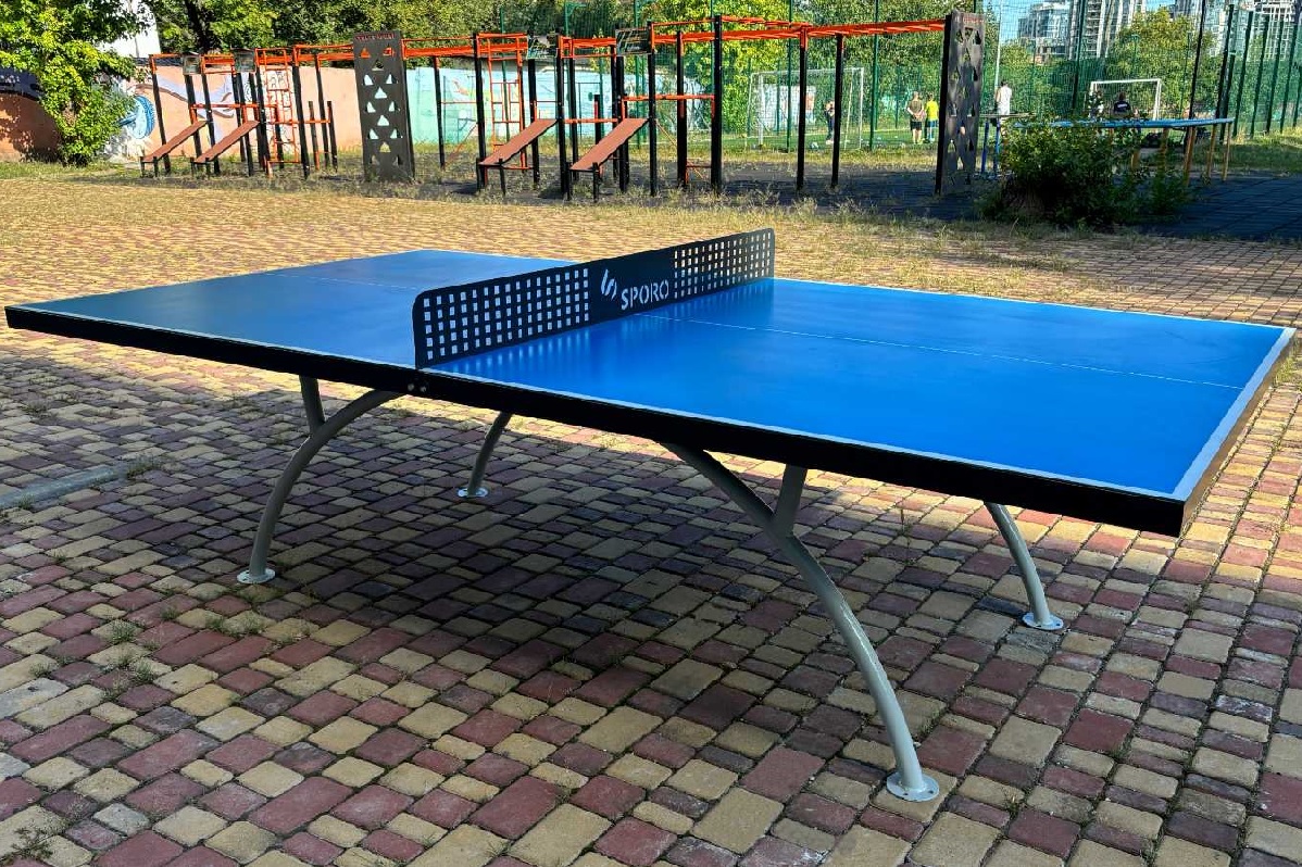 Тенісний стіл для вулиці