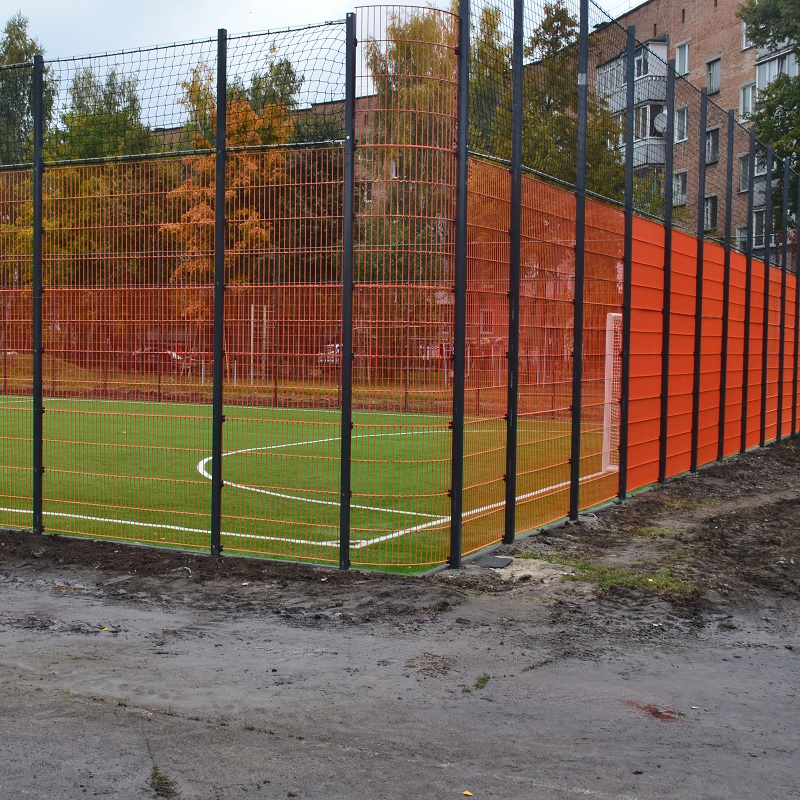 Огорожа спортивного майданчика.