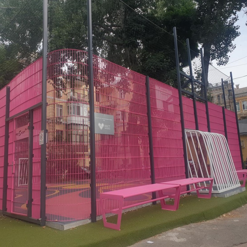 Огорожа спортивного майданчика.