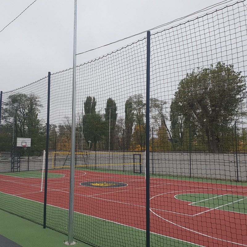 Сітка для огорожі спортивного майданчика